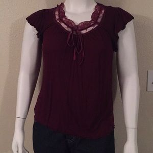 Wine blouse with lace and velvet trip